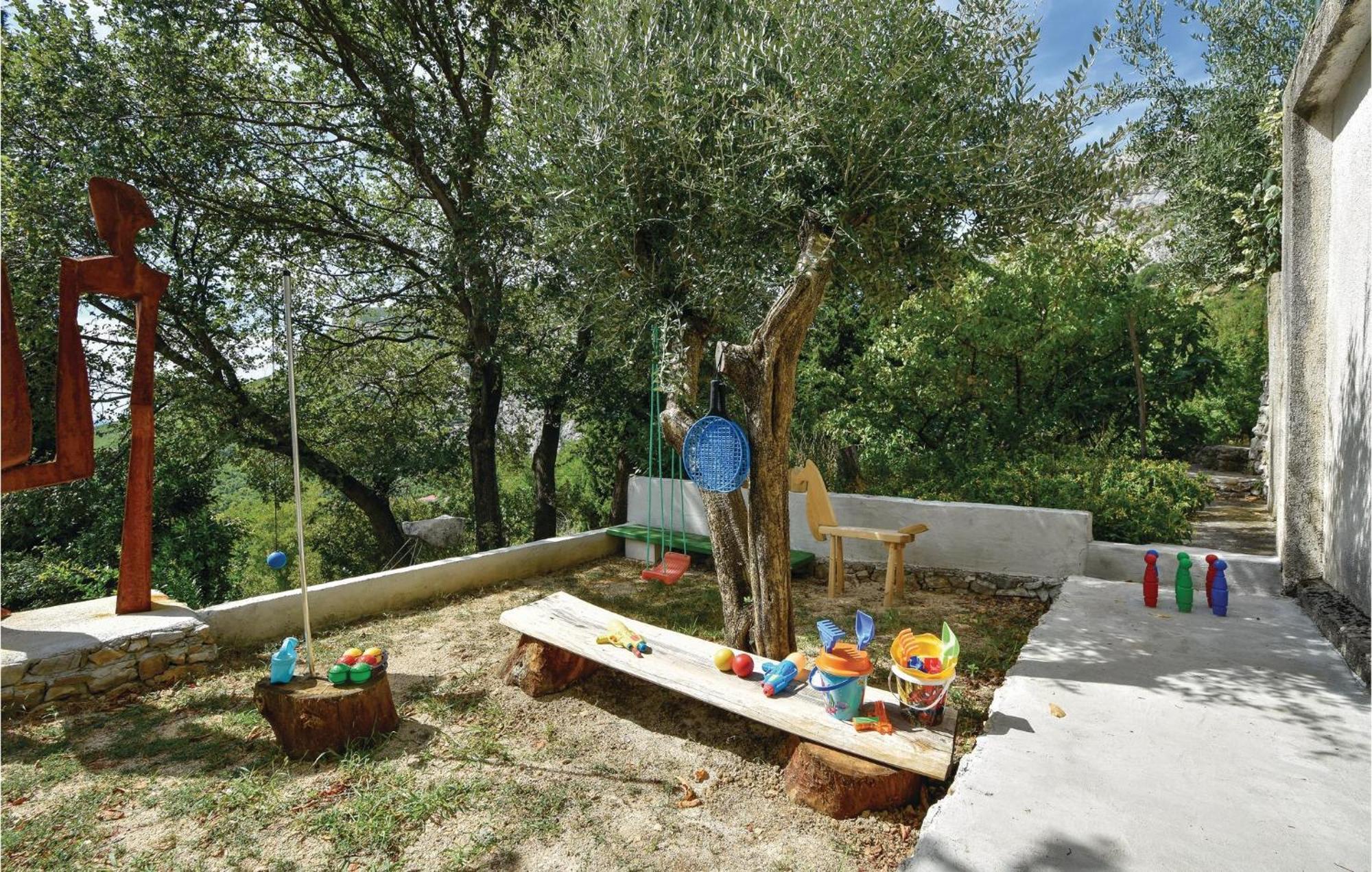 Gorgeous Home In Klis With Wifi Bobani Extérieur photo